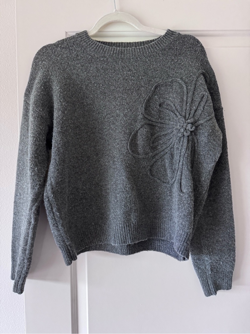Amazon Women's Gray Crewneck Sweater with Floral Applique - size SM